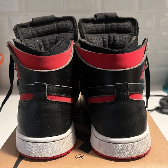 Nike Air Jordan Zoom Air Black/University Red-White in size 6.5 women - Picture 4 of 11